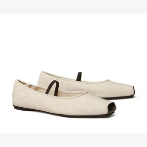 NWT Tory Burch Runway Ballet Classic Nappa in New Ivory